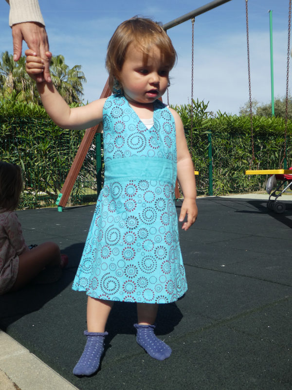 Vestido Azul con Espirales