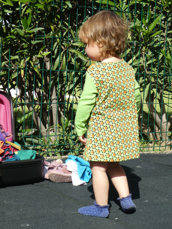 Vestido Verde con Círculos - Imagen 4