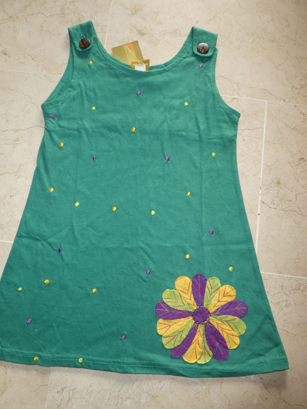 Vestido Verde con Flor - Imagen 3