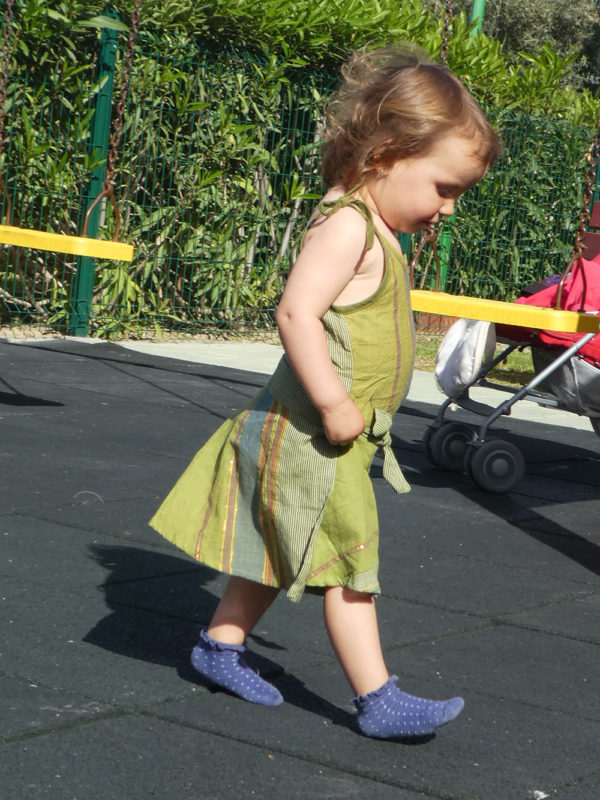 Vestido Verde con Líneas - Imagen 2