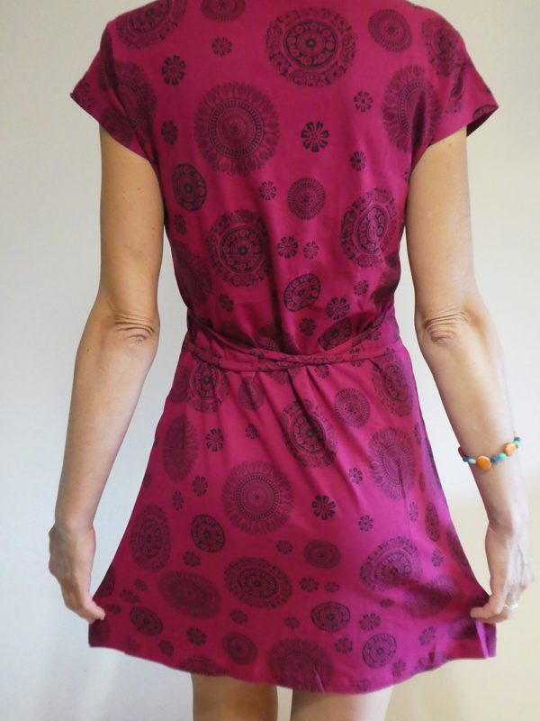 Vestido Rosa con Mandalas - Imagen 4